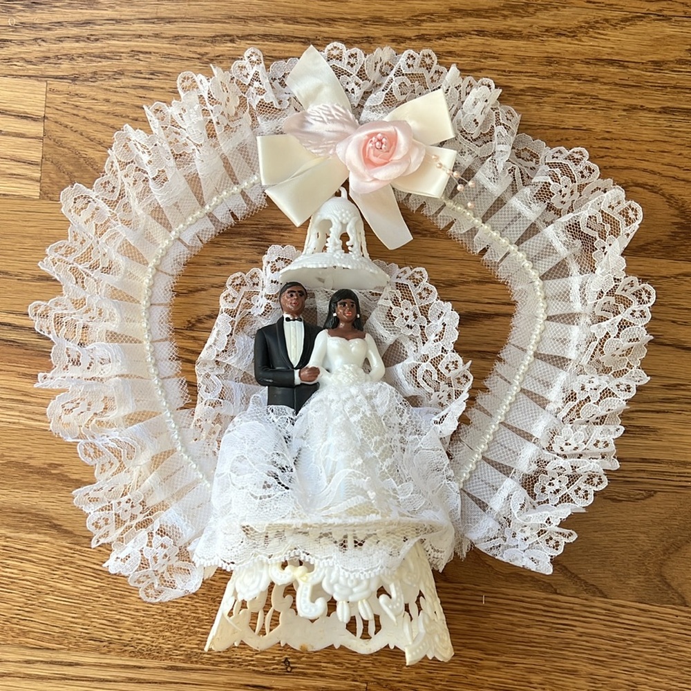 Vintage Wedding Topper 👰🏽🤵🏾🤍